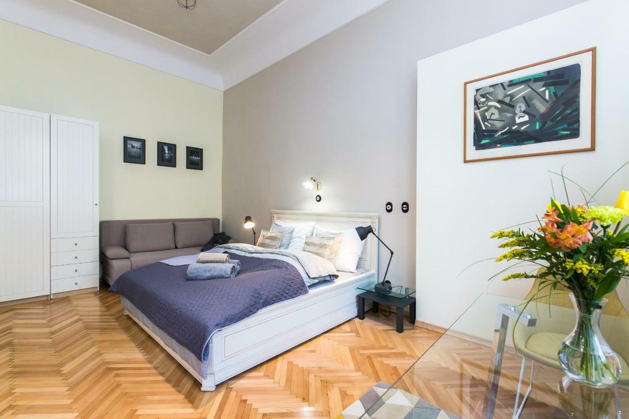 Apartment Nebovidy I - Historic Centre - Terrace - Air Conditioning Прага Экстерьер фото